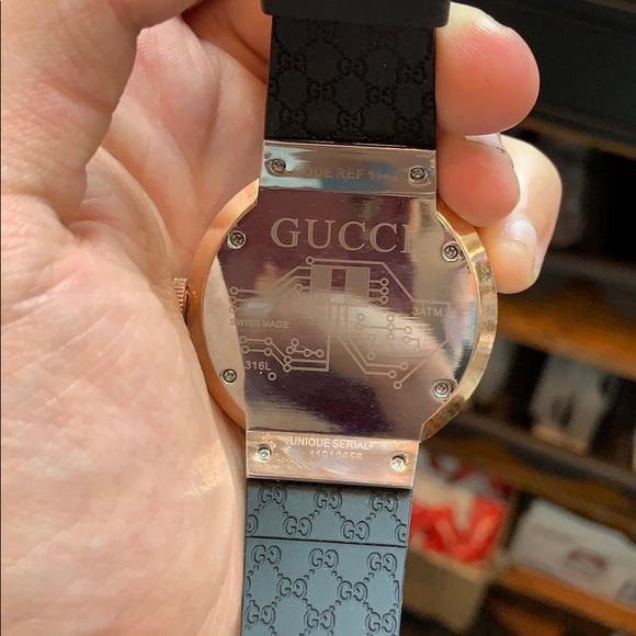 I have a nice Gucci watch - Picture 2 of 4